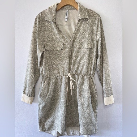 Athleta Shirt Dress Zumba Print Lightweight Stretchy Pockets Size Medium - Picture 5 of 10